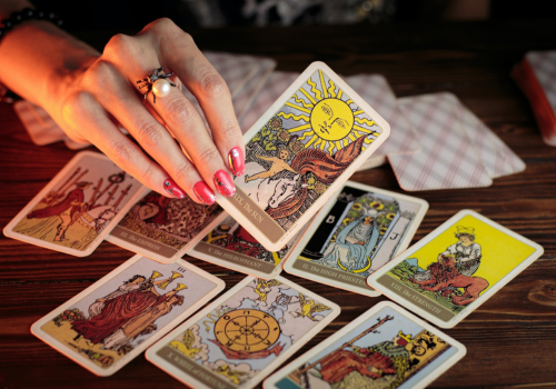 Aplicativos de leitura de tarot